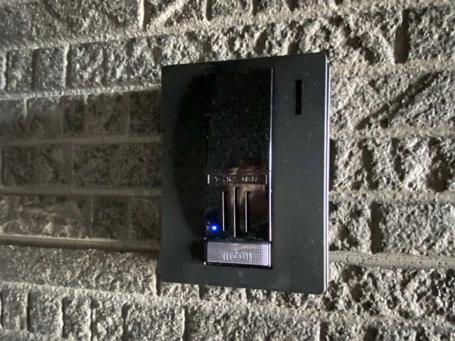 モニター付きインターホン