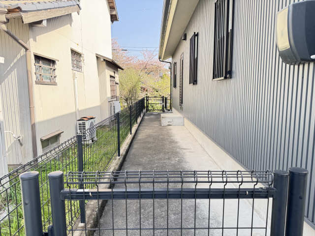 建物西側
