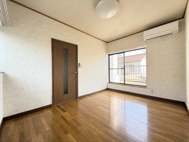 ２階洋室-3