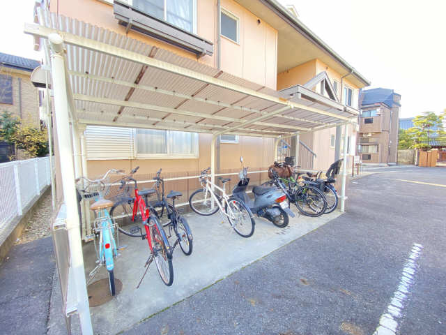 フレグランス川名本町 2階 駐車場