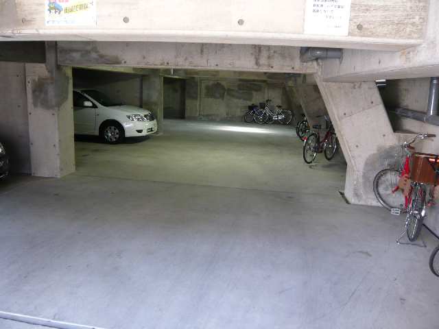 地下駐車場