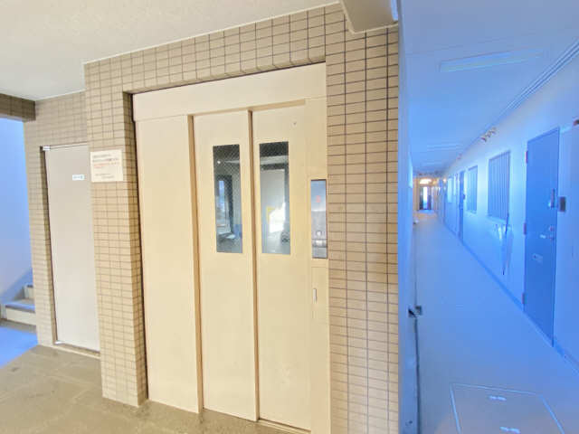 Ｈ・Ｓ　ＴＯＷＮ 2階 エレベーター