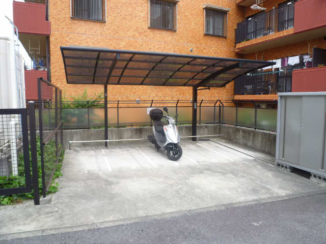 バイク駐輪場