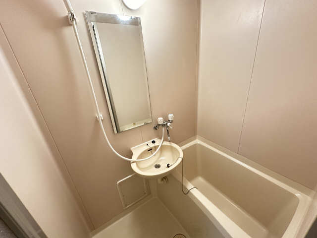 キャッスル桜山 5階 浴室
