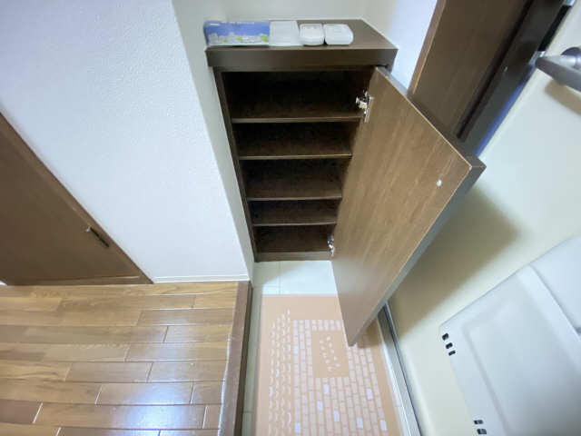 シューズボックス