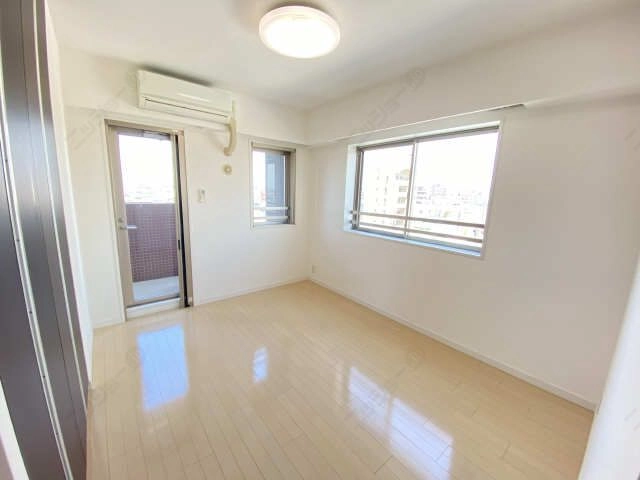 室内（東洋間）