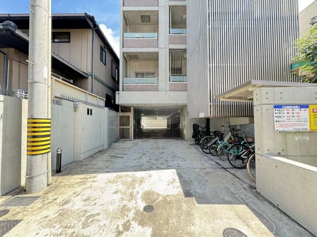 駐車場（シャッター付）