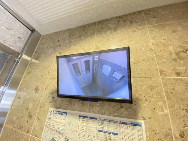 エレベーター監視モニター