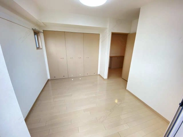 室内（北東洋間）