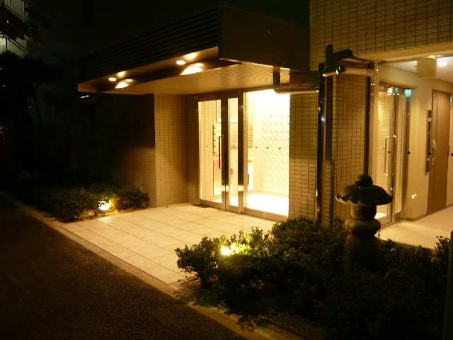 エントランス（夜撮）