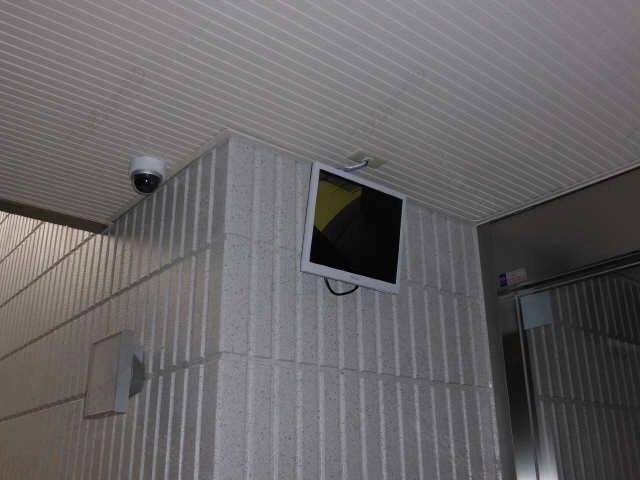 防犯カメラ、モニター