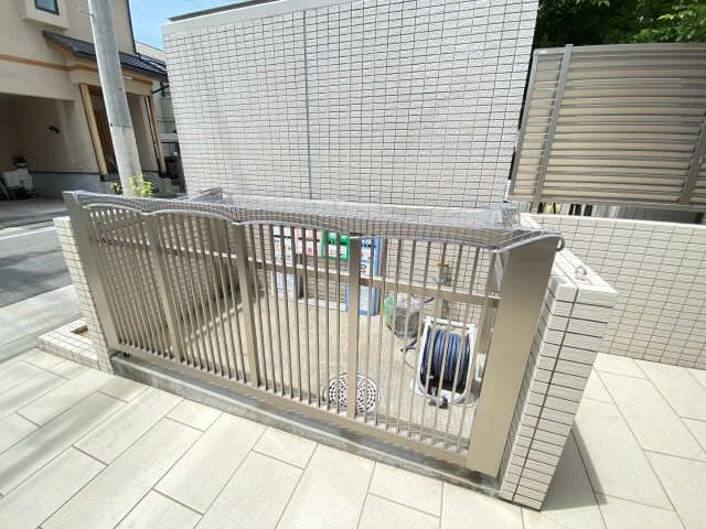 敷地内ごみ置き場