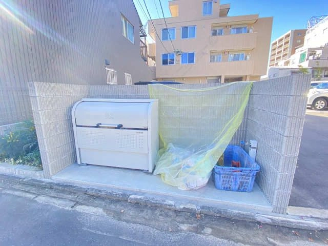 敷地内ごみ置き場