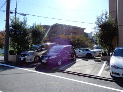 リヴィエール美里 2階 駐車場