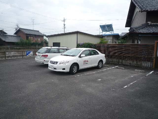 プレジール高木 2階 駐車場