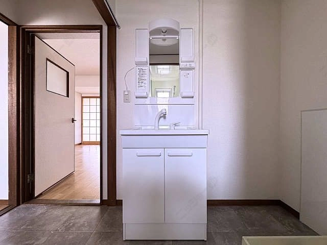 シャワー付洗面台