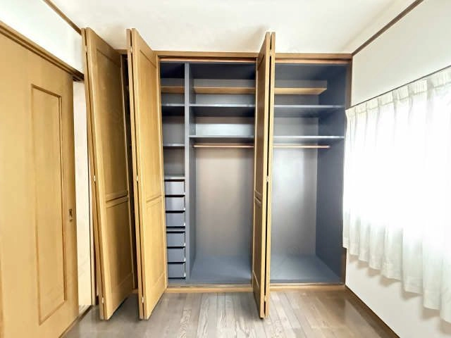 収納（南東洋間）