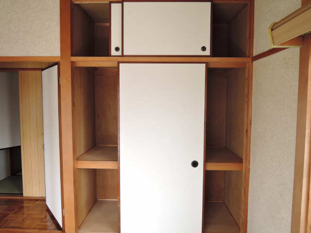 収納（南和室）２階