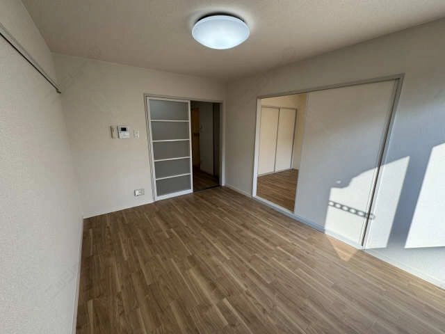 室内 洋室南側(西)