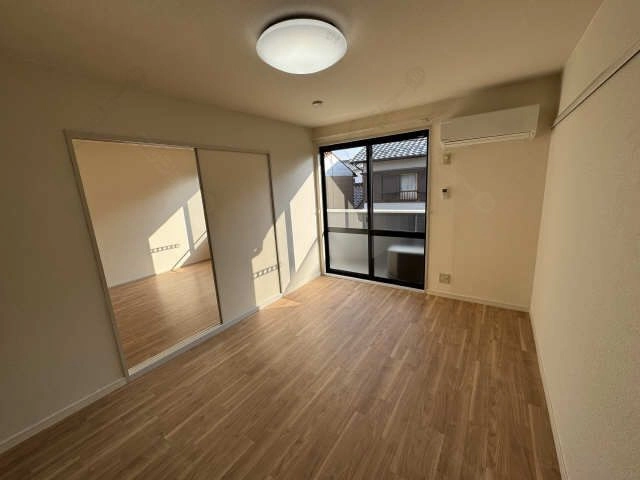 室内 洋室南側(西)