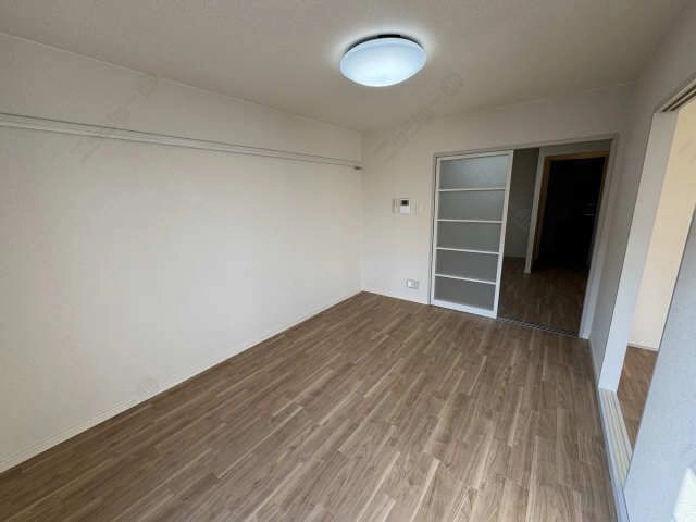 室内 洋室南側(西)