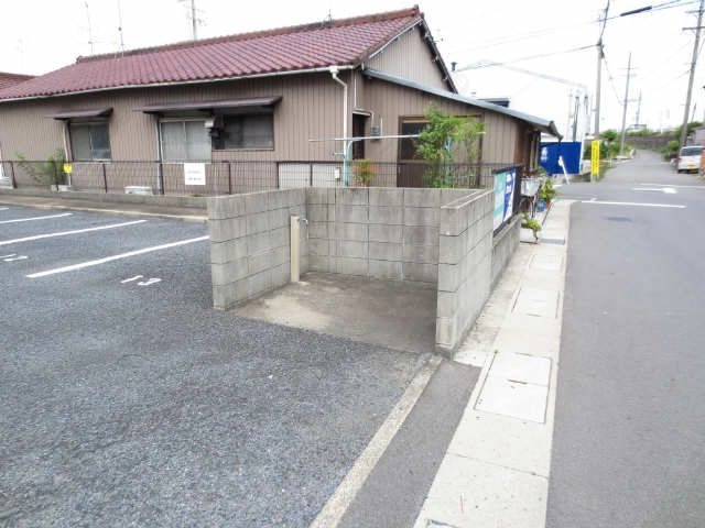 ごみ置き場