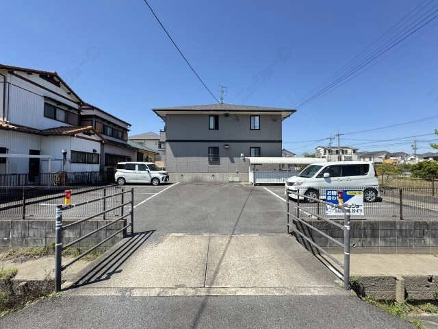 駐車場(東側)