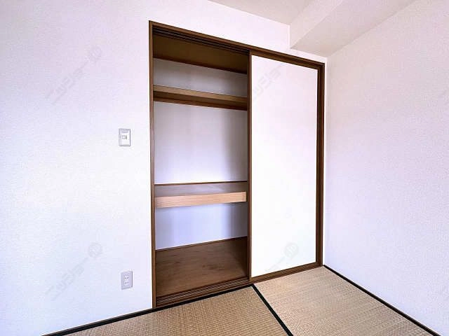 南和室・収納
