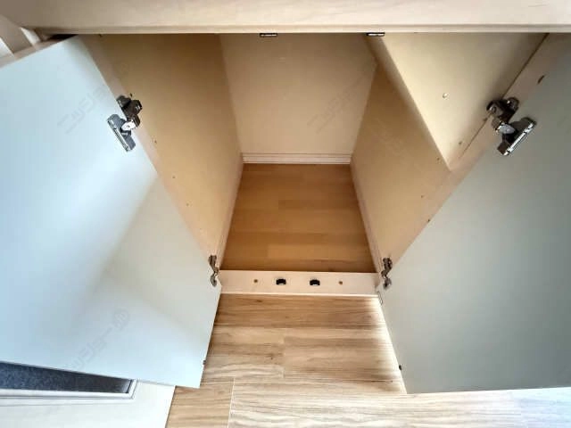 収納（階段下）