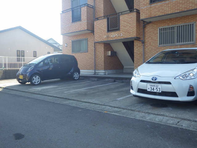 メゾンメルベーユ 2階 駐車場