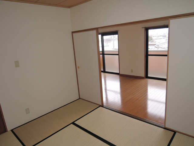 シャルマン富士塚 3階 和室