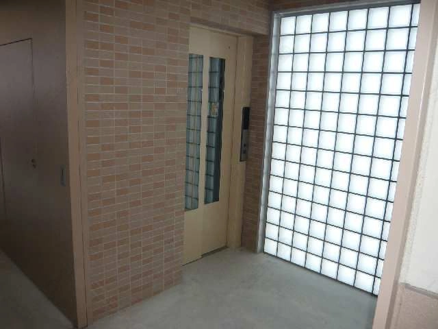 エレベーターホール(3階)