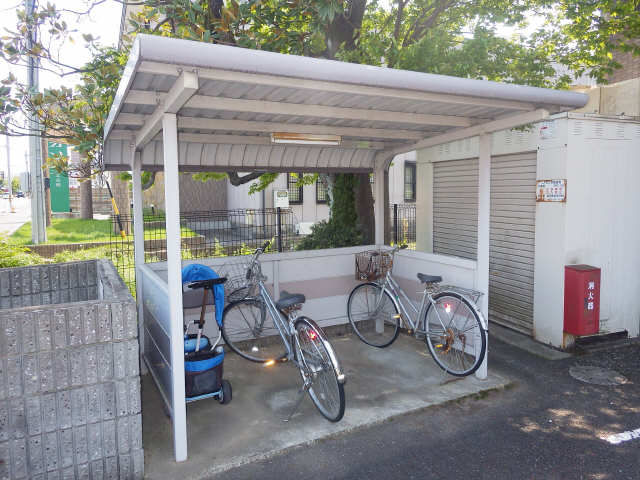 駐��輪場