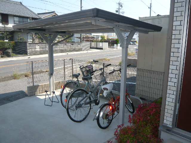 駐��輪場