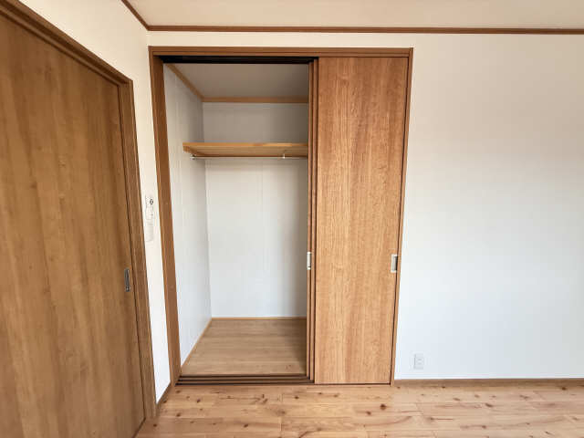 収納（南東洋間）