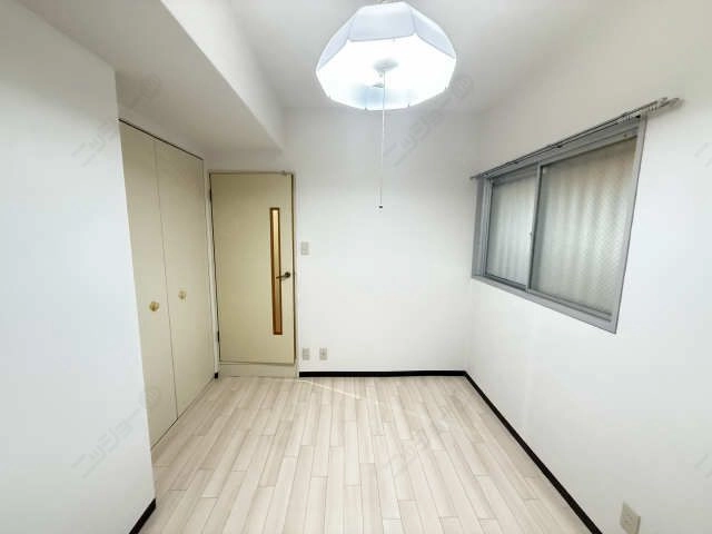 洋室（北洋間）