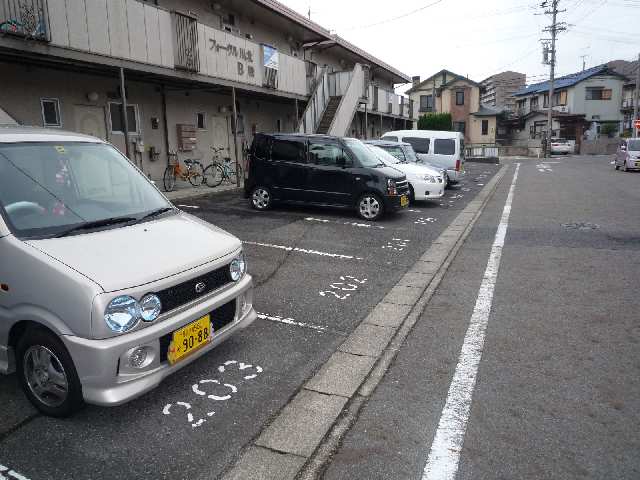 フォーブル川北 2階 駐車場