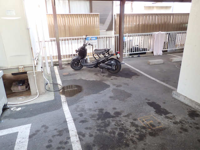 ＣＥＮＴＵＲＹ　ＰＬＡＺＡ 2階 バイク置き場