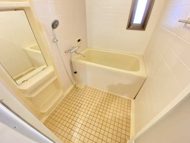 グレードハイツ新守山Ⅱ 1階 浴室