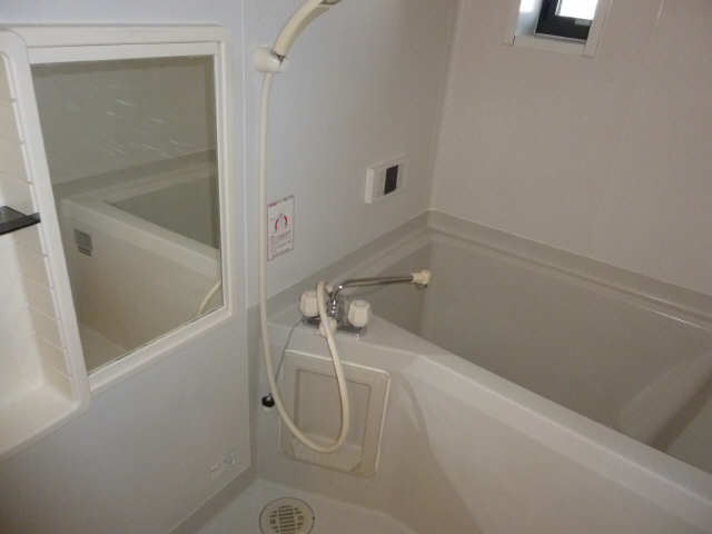 ファミール城土 1階 浴室
