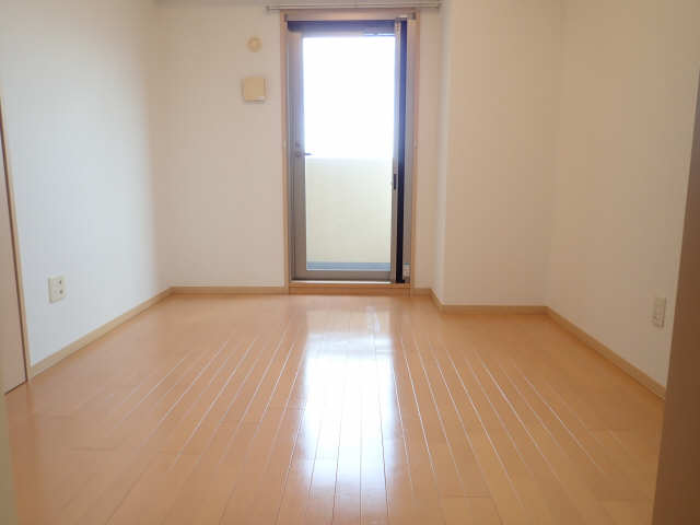 メルベーユ川宮 8階 室内