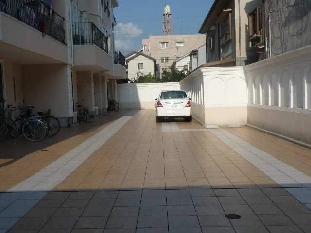 エントランス・駐車場