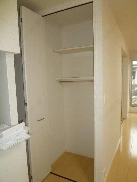 キッチン横収納