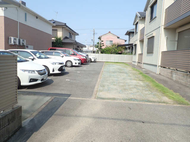 シャーメゾン小幡 2階 駐車場