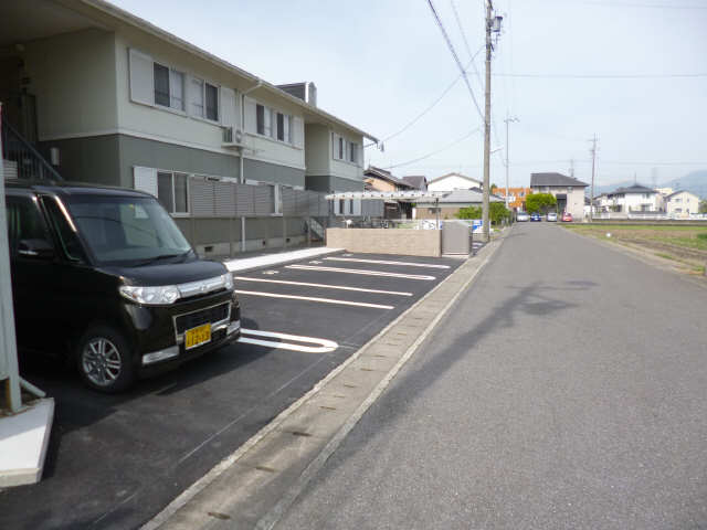 グリーンポケット 2階 駐車場