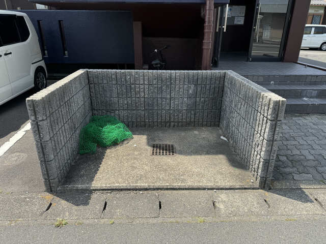 ゴミ捨て場