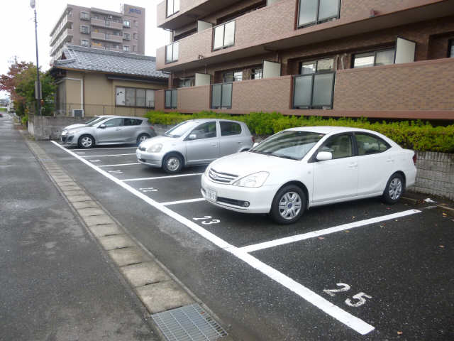 サンマンション 4階 駐車場