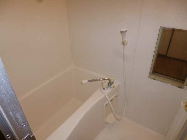 ハピネスＭ 1階 浴室