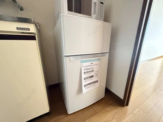 同型の冷蔵庫付きです