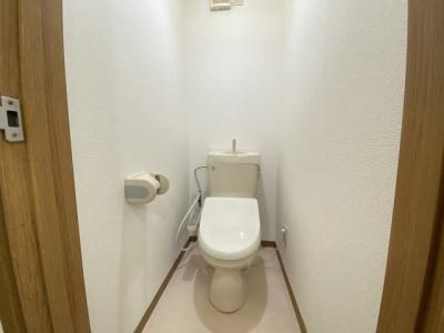 ヴィラヴァルト 1階 WC